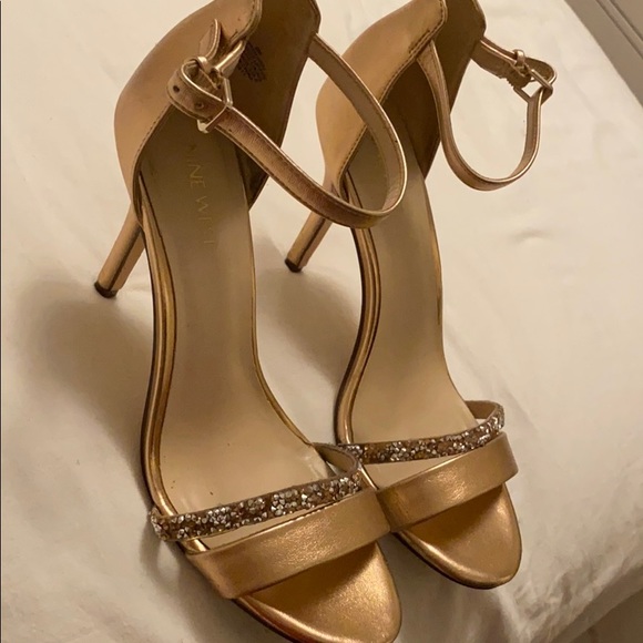 Heels - Picture 2 of 3